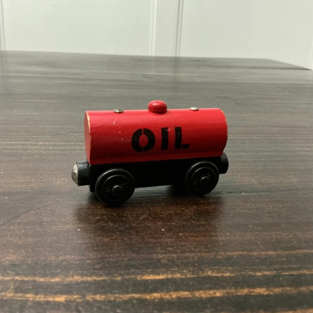 Thomas Wooden Railway Oil Car Red‎ Tanker Learning Curve 2004 Vintage Train Toy